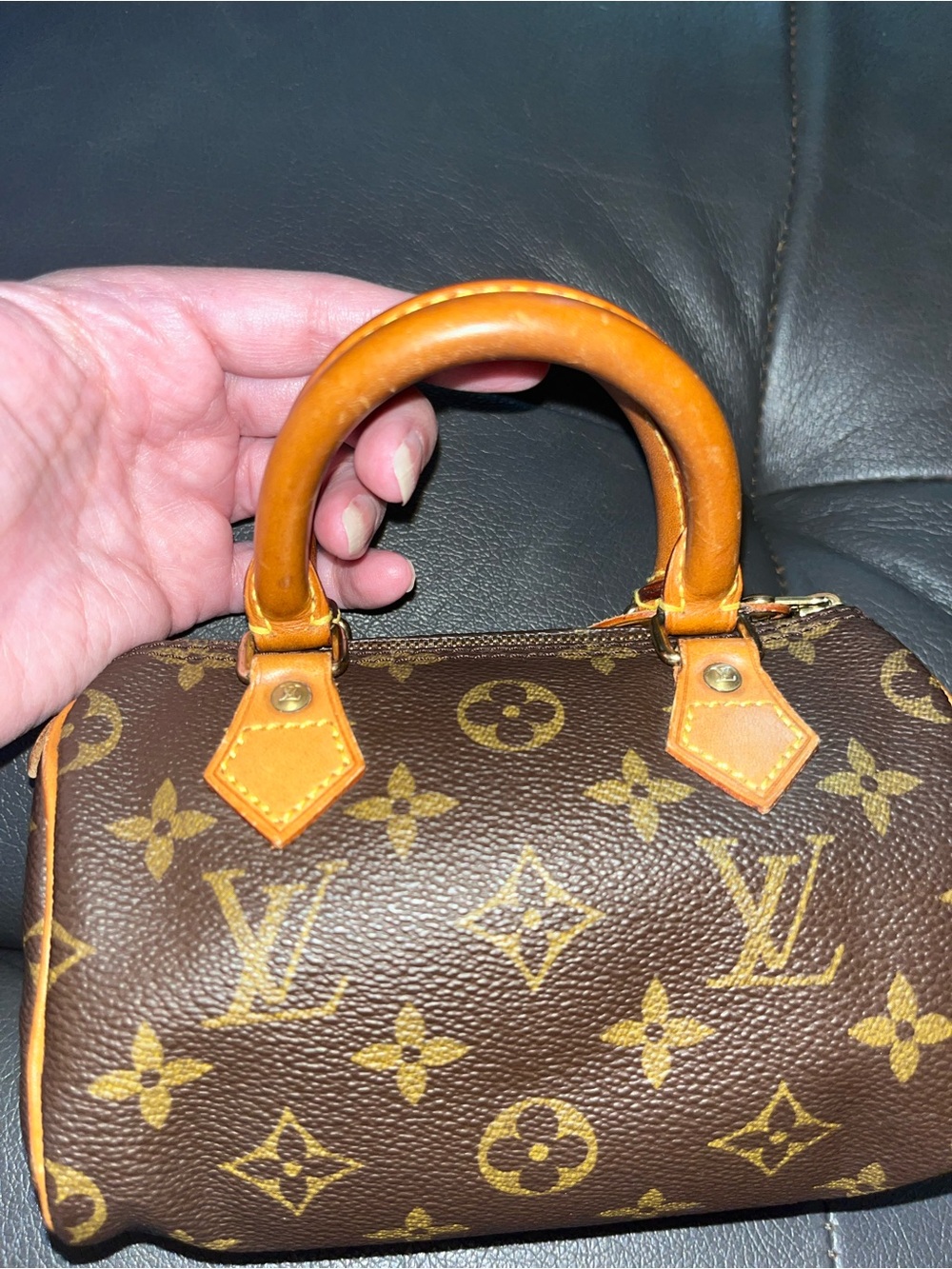 Louis Vuitton Monogram Mini Speedy - Picture 3 of 16